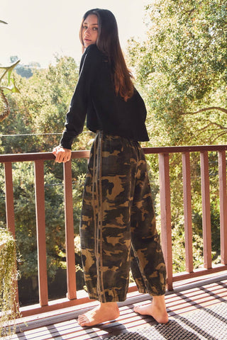 Camo-printed Drawstring Pants