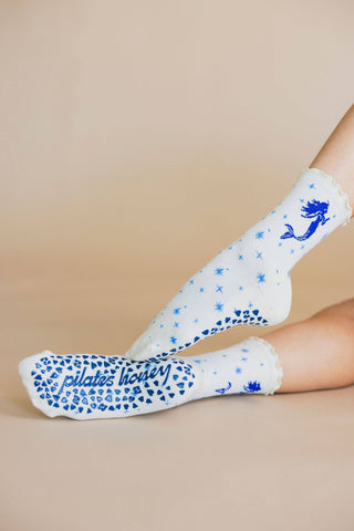 La Delphine Ruffle Crew Grip Sock