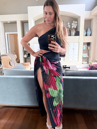 Lily Stream Pleated Two Piece Set in Navy Floral